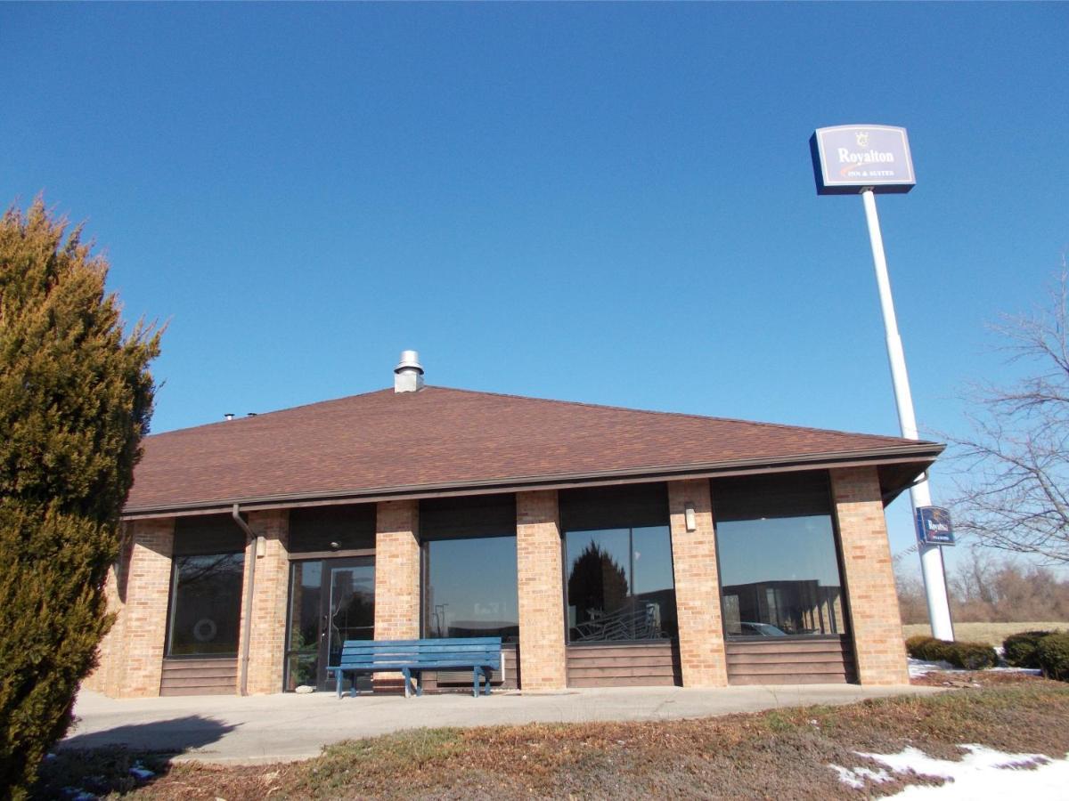Royalton Inn And Suites, Wilmington,Ohio Bagian luar foto