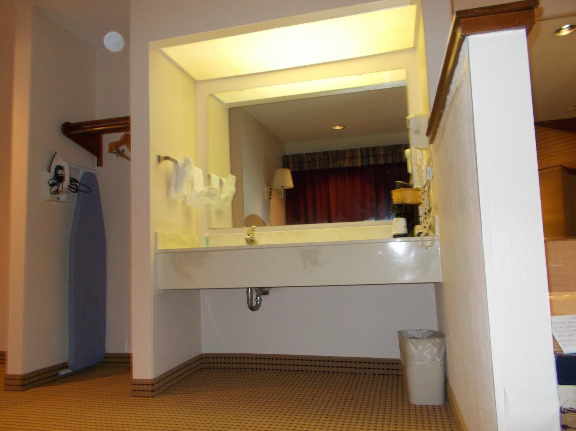 Royalton Inn And Suites, Wilmington,Ohio Bagian luar foto
